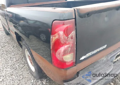 2003 Chevrolet Silverado 1500 Ls z USA, uszkodzony, nr VIN 2GCEC19V531322675